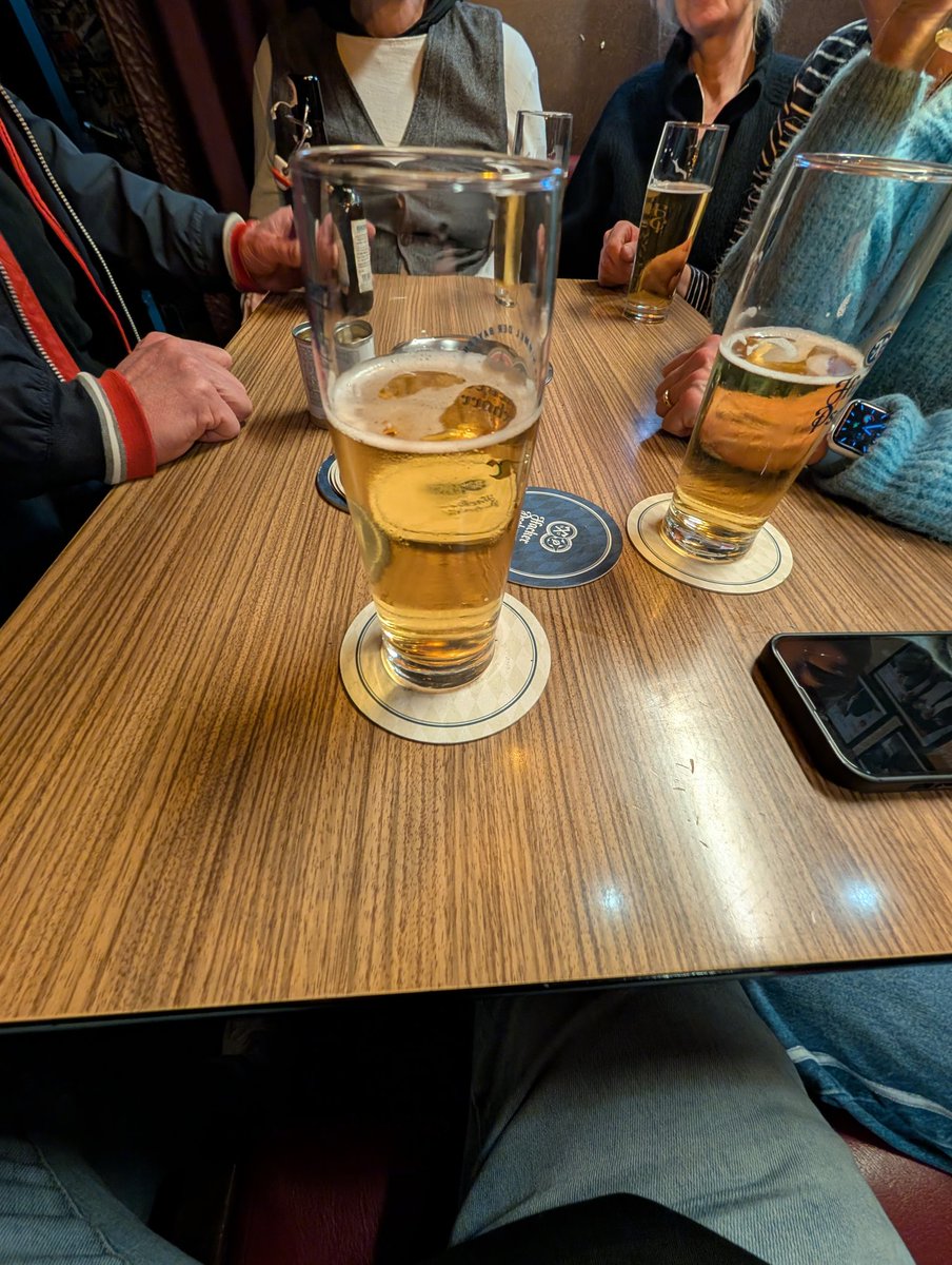 FabiStickel's tweet photo. Grüße aus der Ritze St. Pauli (A)
#VfB https://t.co/K43OjY2WCt
