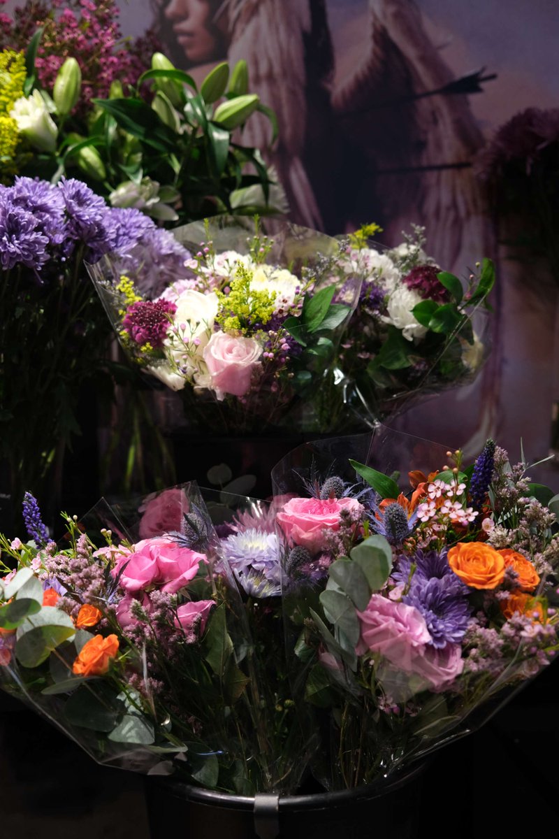 Planning something special this Valentine’s Day? Shop local and check everything off your list at St. Lawrence Market. 💝 

✔️ Handcrafted chocolates and baked goods 
✔️ Fresh, fragrant flowers 
✔️ Specialty charcuterie &amp; cheeses 
✔️ Unique and thoughtful gifts 
✔️ Supporting