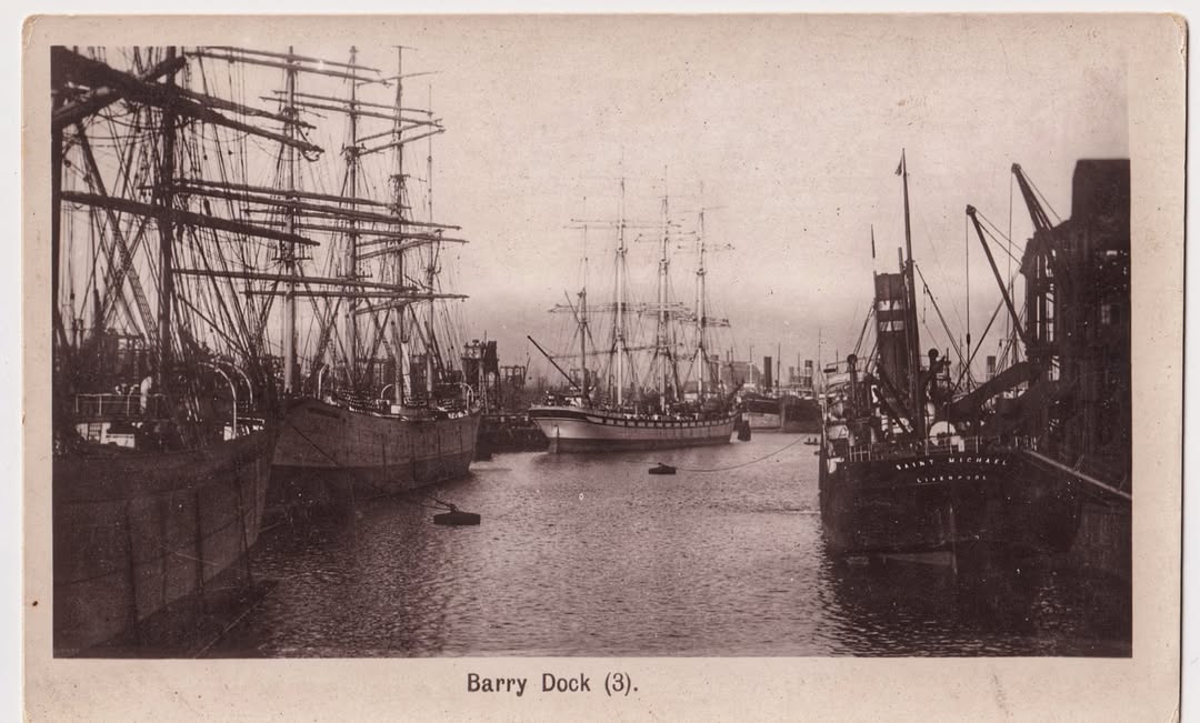 Victorian Barry Experience tweet media