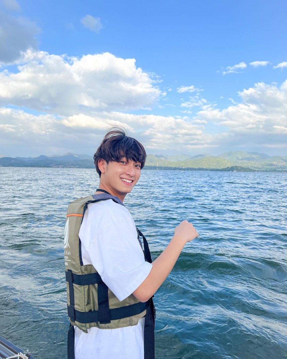 dailychimon tweet media