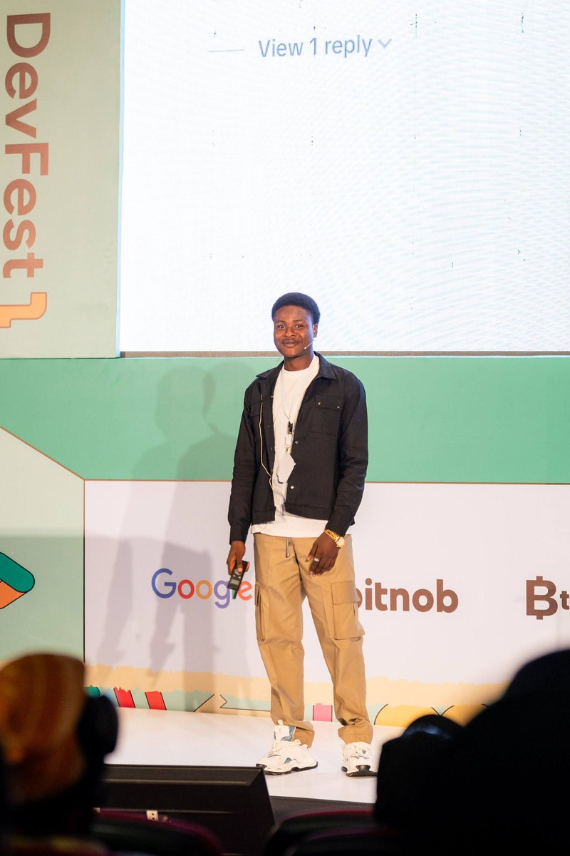 kxSplash's tweet photo. Hi guys,

Well, I’m 16 to be precise. And I speak 14 languages (don’t ask me).

I have fun with Kotlin, Flutter/Dart. I’m not nonchalant (i chalant like mad)

I like talking basically if I’m comfortable. 

Nice meeting y’all. Follow me and you won’t regret it😂💔 https://t.co/RZiCWpTHLe