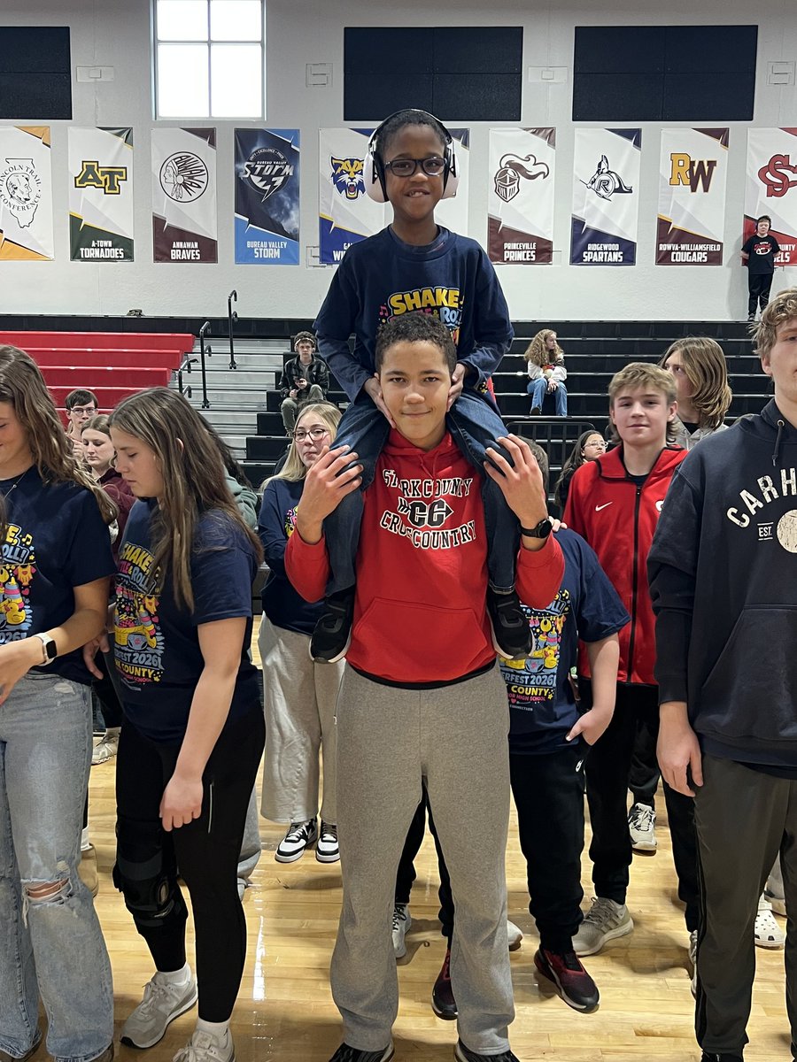 elliottbrettm72's tweet photo. Winterfest Spirit Stick, Pep Assembly #2 Champions...JUNIORS!!!
#EarnYourStripes #GY6
@stark_high
@SCESlearners https://t.co/aQ9fhVPGrW