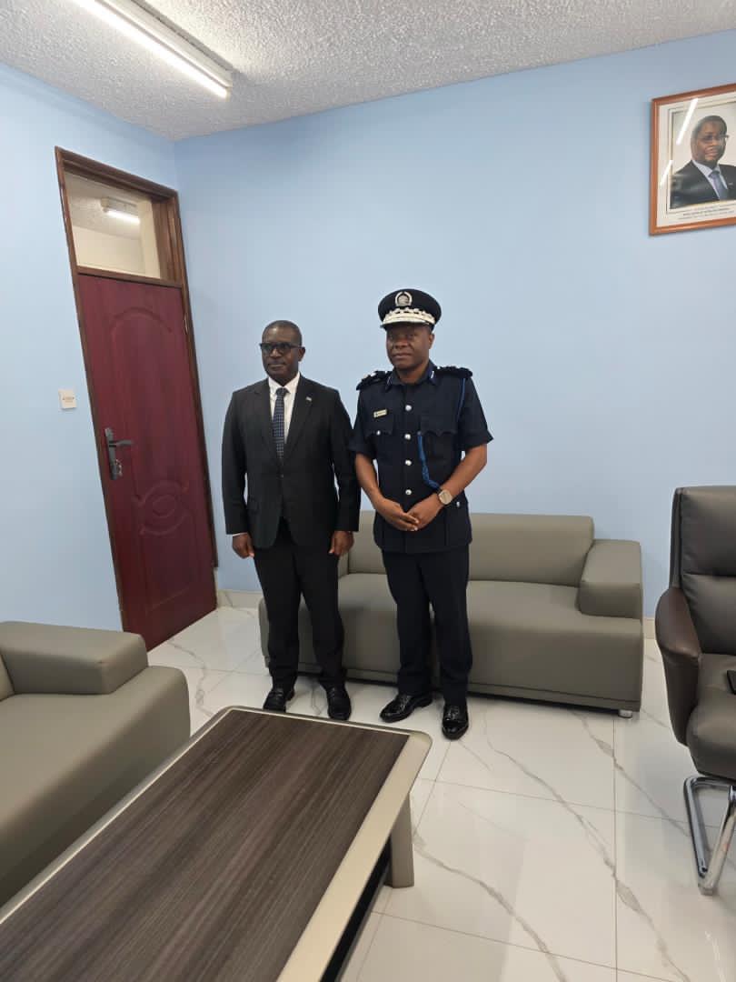 RwandaInZambia's tweet photo. Today (06/02/2026) @RwandaInZambia H.C @Emmanu_bugingo paid a courtesy call on Dennis Chipao, the Malawi DG of Malawi Department of Immigration and Citizenship Services. Their discussions centered on strengthening cooperation between #Rwanda &amp; #Malawi Immigration.    
@RwandaMFA https://t.co/oFNkLDze1i