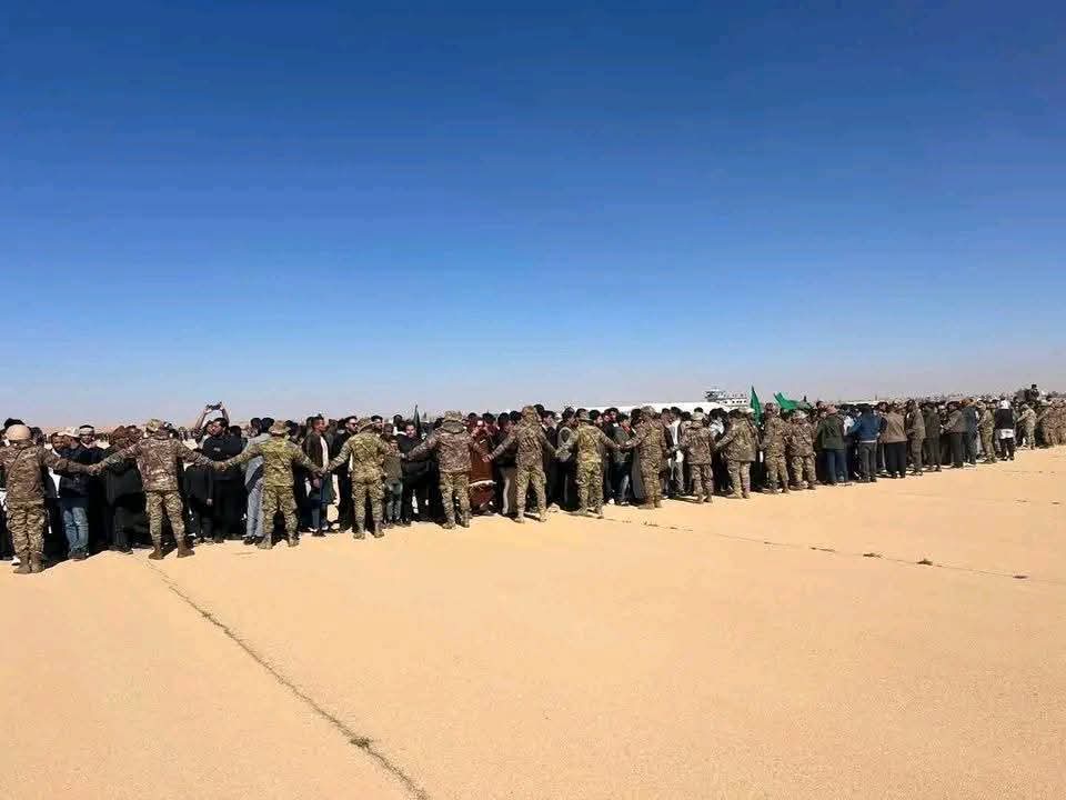 Images des obsèques de #Seif_al_Islam_Kadhafi, à Beni Oualid (#Libye).
....
#news #Kadhafi #ليبيا #هام