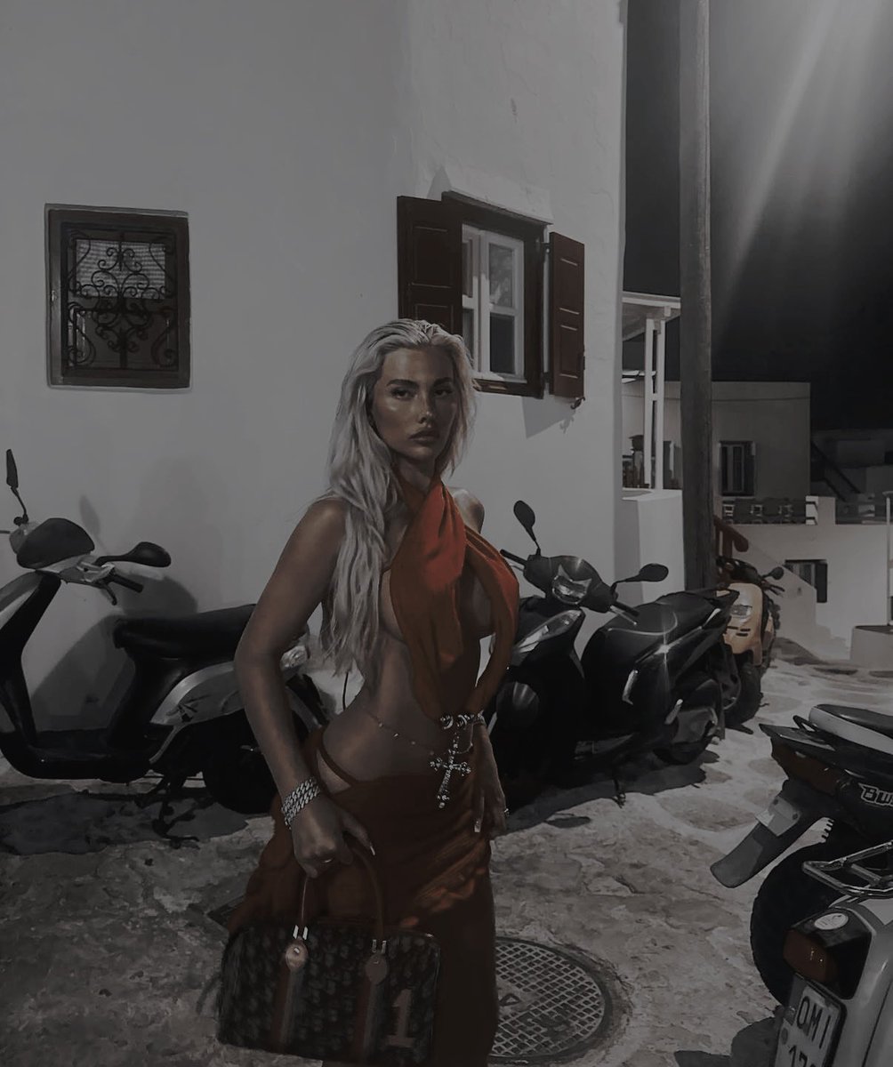 ‍ ‍ ‍ 𝐬𝐜𝒂𝐫𝐥𝐞𝐭𝐭 tweet media