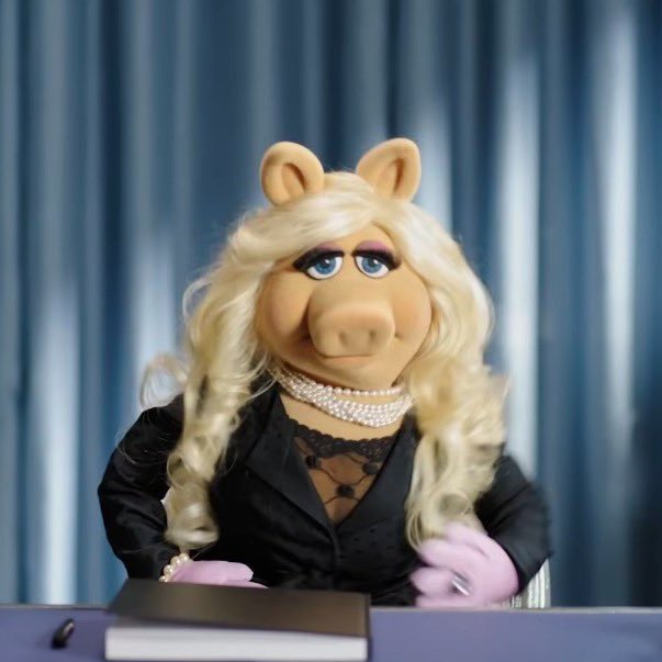 rcg you still have time to have a muppets episode of sunny and bring toxic yuri rivalry between dee and miss piggy into reality