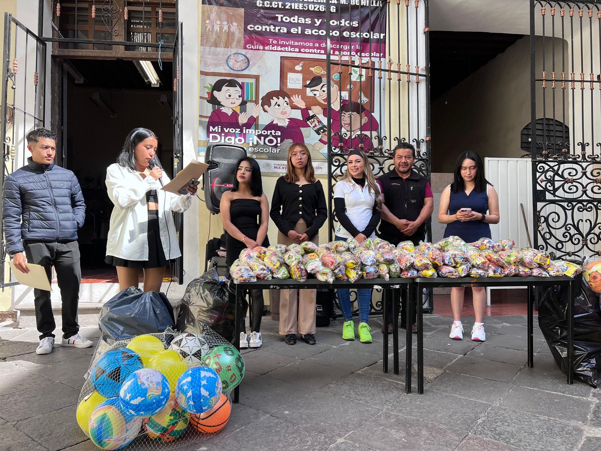 🏫 Esta mañana compartimos una jornada llena de alegría y sonrisas junto con Ius Meraki, realizamos entrega de juguetes en la Escuela Primaria José Ma. Arteaga.🧸🚂🪀
Cuando sociedad civil y voluntades se suman, niñas y niños se sienten acompañados y motivados. 👧🏻👦🏻

Agradezco al