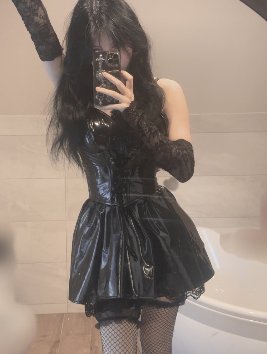 suzie 🖤 tweet media