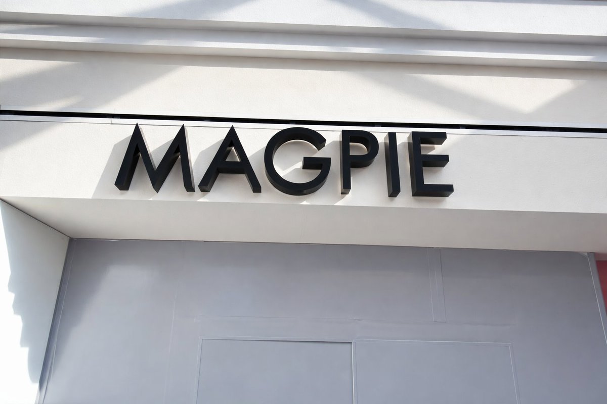 ISIcalifornia's tweet image. Our latest installation is complete at Sacramento International Airport.  Great to see this project come together in such a high-traffic, iconic space. #signinstallations #signprojects #signindustry