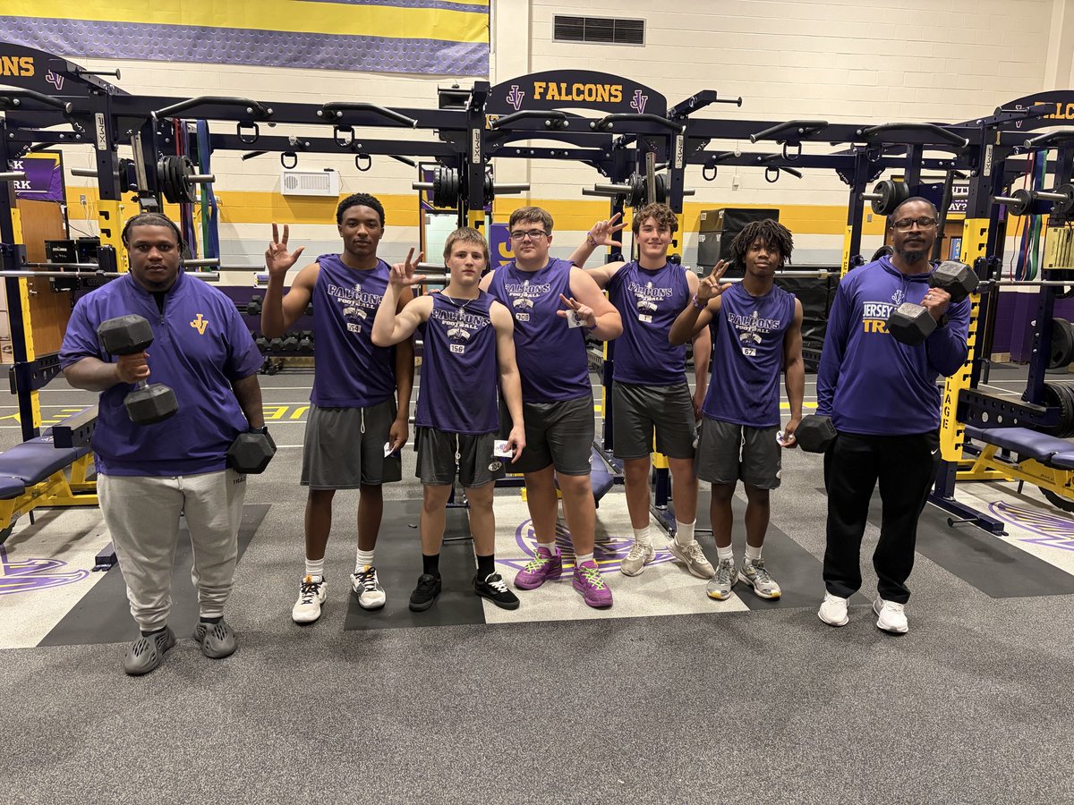 Off-Season athletes of the week.  Keep up the work fellas. <a href="/thevillfootball/">The Vill Football</a> <a href="/CoachNorris3/">L. Norris</a> <a href="/BradBeerwinkel/">Coach Beerwinkel</a>