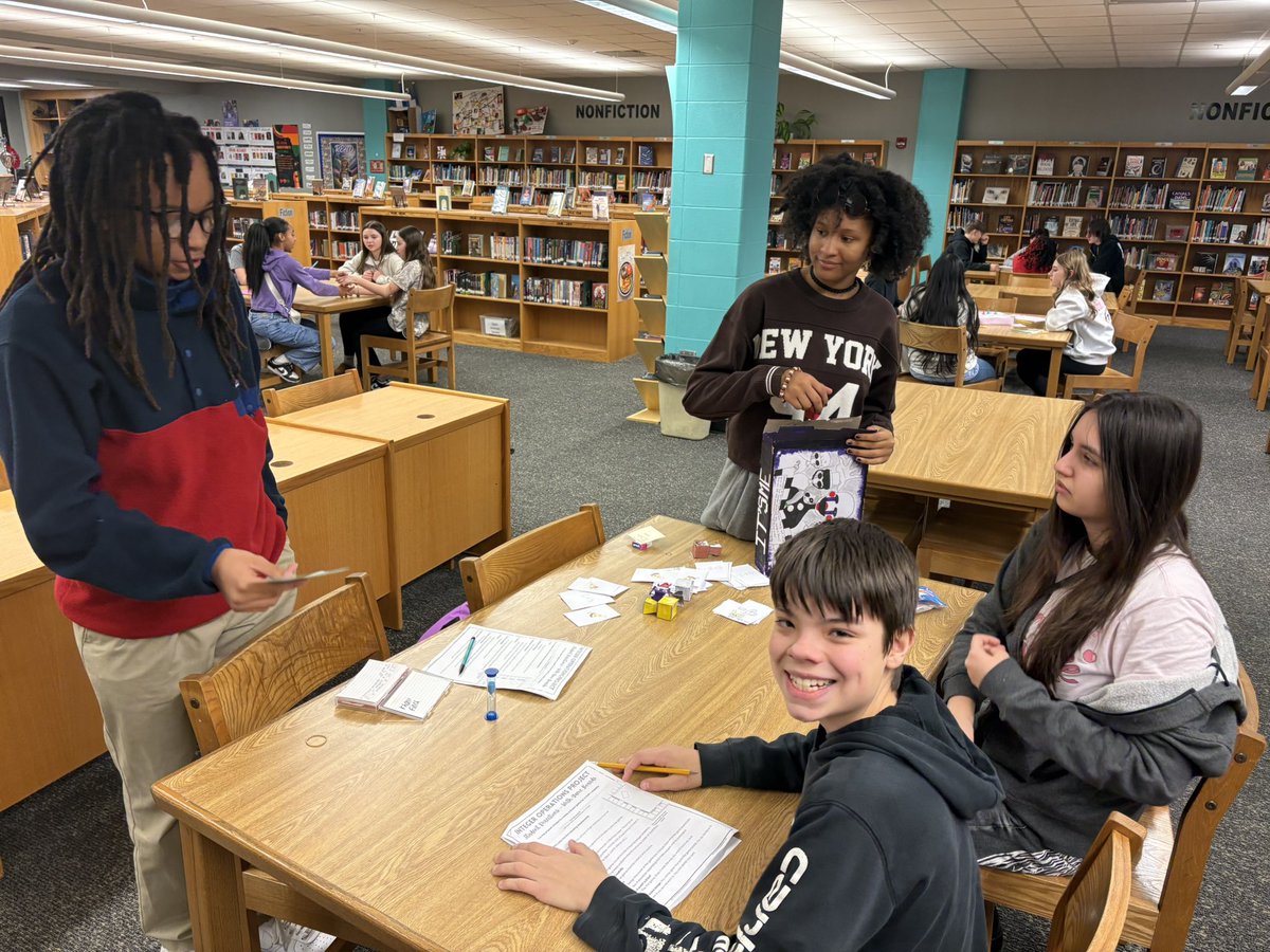 Noe Middle School Library tweet media