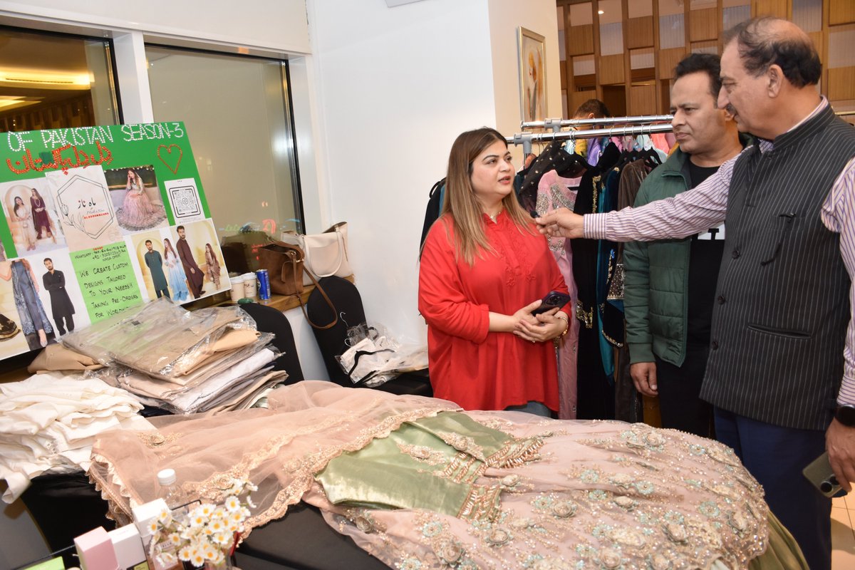 The Shades of Pakistan Season 4  youtu.be/gW3fX5I2BxA?si… via <a href="/YouTube/">YouTube</a>