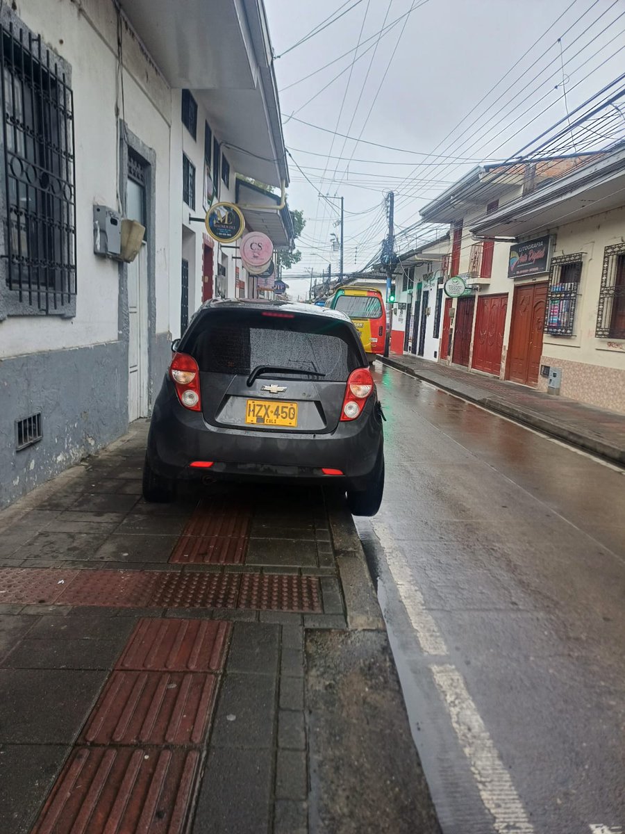 PopayanCO's tweet photo. El #MalParqueado en la calle 8 entre carreras 8 y 9 https://t.co/xh5CzkTsN1