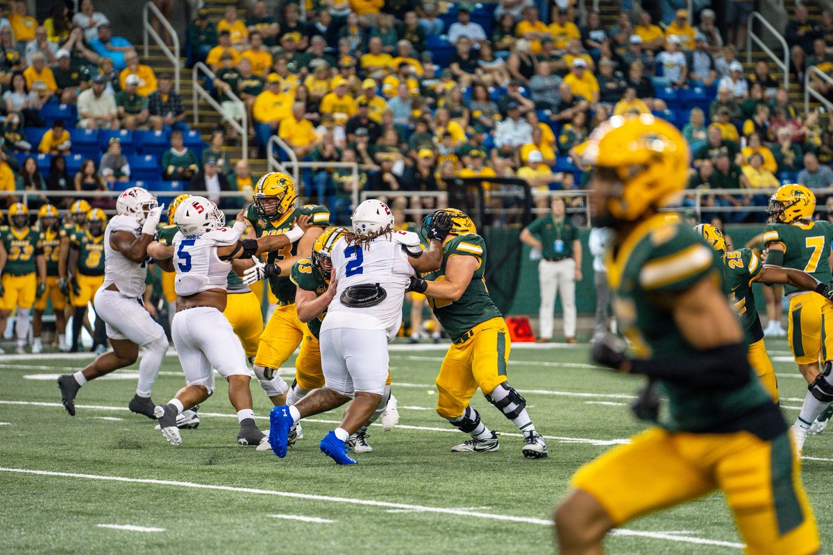 kvngcamm_'s tweet photo. Thank You God for the journey of college football. Appreciate the ups and downs.💯 https://t.co/TTrdTQEaU5