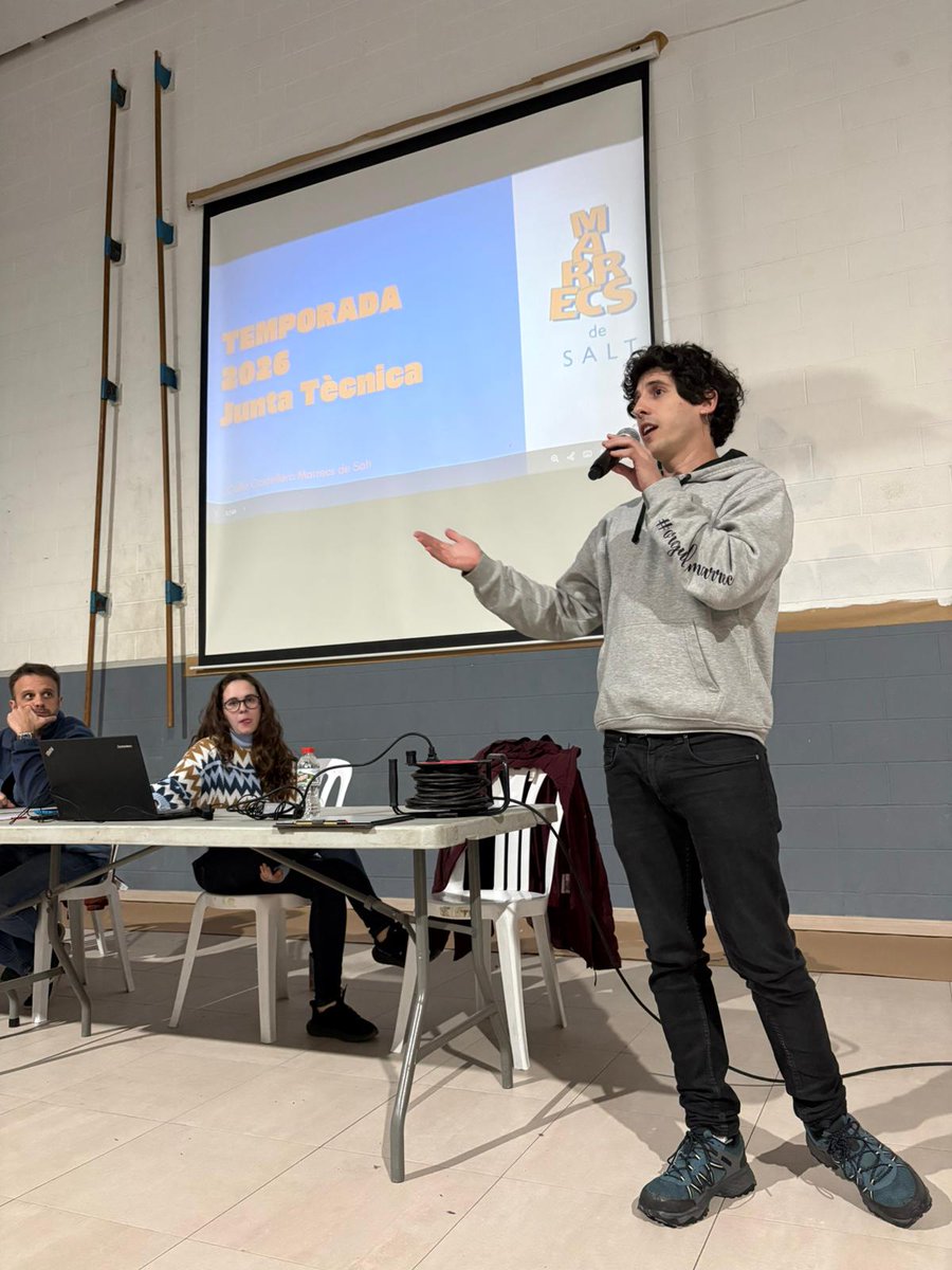 Marrecs's tweet photo. Avui hem celebrat l'assemblea d'inici de temporada, amb l'elecció de les noves juntes tècnica i directiva. Com a cap de colla repeteix en Pau Caravaca (@lepeus) i com a presidenta s'ha escollit la Paula Crosa, "40". Encetem l'any del 30è aniversari! 💙
#castells #30anysblauter https://t.co/u86Yn64qwo