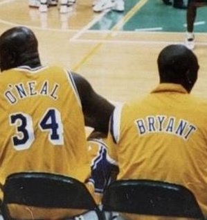 Riddler_Play's tweet image. 会社はどれ？ 🥐