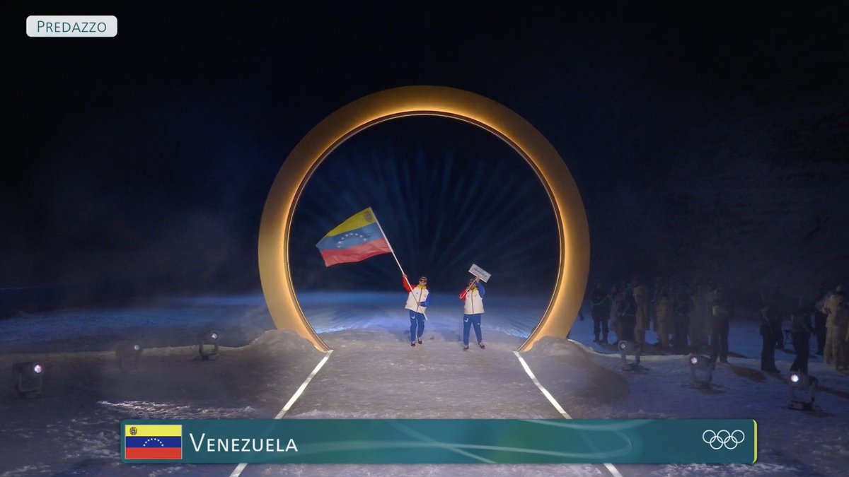 ¡Y LLEGÓ VENEZUELA! 💛 💙 ❤️

Aquí está Nicolás Claveau-Laviolette, quien competirá en esquí de fondo y así será la quinta participación venezolana en unos #JuegosOlímpicos de Invierno. ⛷️ 🇻🇪

#CeremoniaDeApertura #MilanoCortina2026 l <a href="/OfficialCOV/">Comité Olímpico Venezolano</a>