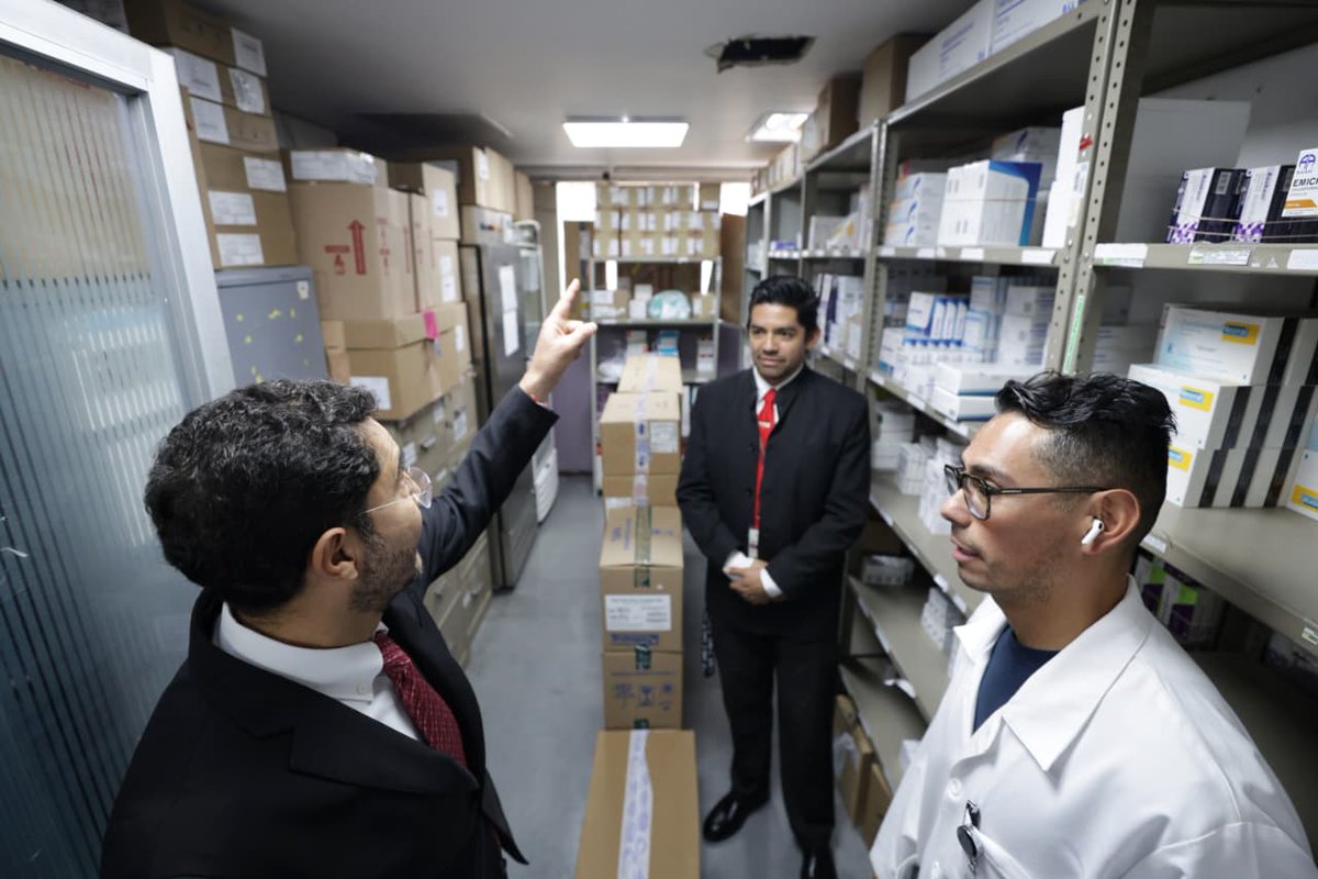 Visitamos la Clínica Hospital del <a href="/ISSSTE_mx/">ISSSTE</a> en 𝗖𝗲𝗹𝗮𝘆𝗮, Guanajuato. Hablamos con derechohabientes y base trabajadora, informamos que terminó la reconstrucción de los quirófanos, fuimos a la farmacia y entregamos medicamentos. 

Nos acompañó el Presidente Municipal