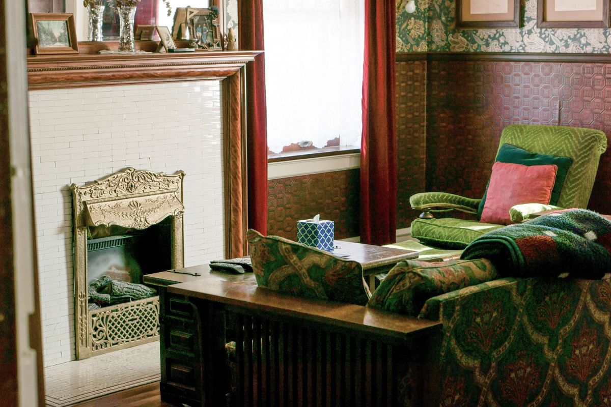 📢🏡💰 The average price in the Orchard Estates and Cedarhill Neighbourhood in Barrhaven for 2025 was $1,627,971, down by 9.3% over the previous year.  See the history of prices over the years from this neighbourhood, going back till 2000.
#OttawaRealEstate #MarketUpdate
⬇️⬇️⬇️