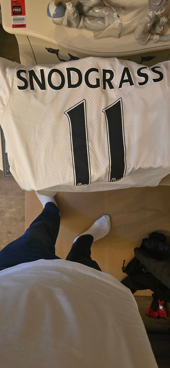 <a href="/robsnodgrass7/">Robert snodgrass</a> Good evening, hope you're well. 
You gave this shirt to my son,last game of the season 2017 v Burnley.
He wants to get it framed, is there any chance you could sign it please. 🤞🏻
We're in Hornchurch ⚒️ 🫧 🫧🫧