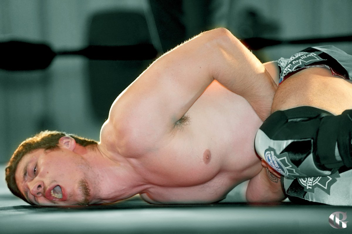wresadam's tweet photo. Pro Wrestling Studs Suffering From Low Blows!!!
Hot as Fuck!!!
#prowrestling #wrestlers #prowrestlers #wrestlingfetish #gaywrestling #hot #trunks #bulge #bulgemen #gay #thicc #stud #lowblow #ballbash https://t.co/MEBBnjuEEs