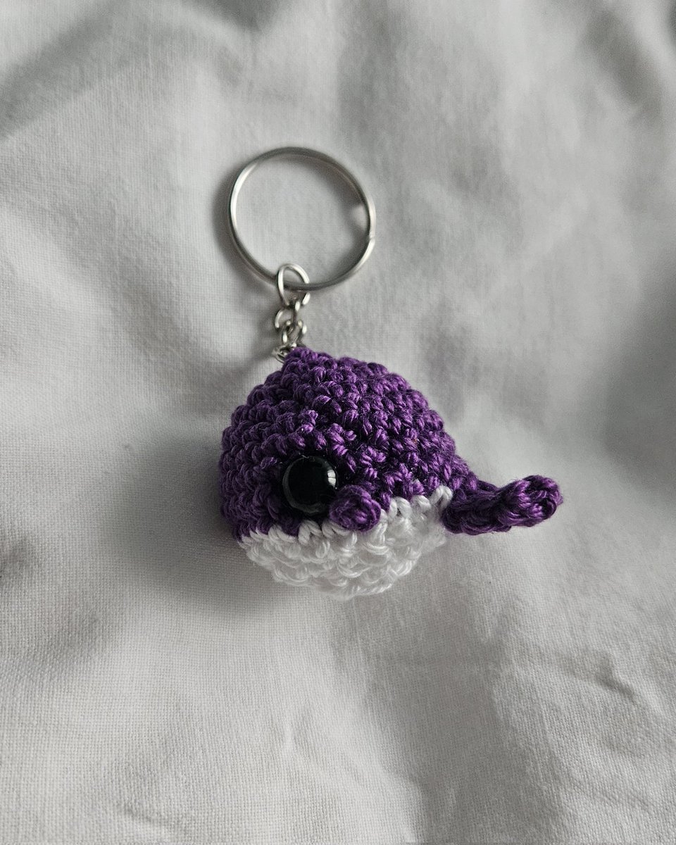 maledettojimin's tweet image. I created purple whales keychains for Arirang's tour, they're available for sale in the link below 🐳💜
I can create different sizes of keychain whales (small, medium, big) on request
Accepting also customized request for keychain ✨️
Fell free to DM me here or on Vinted