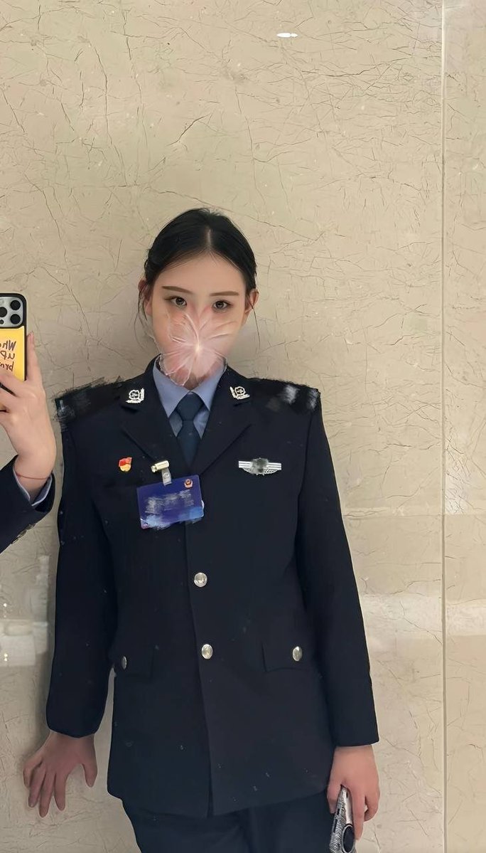 saemgow's tweet photo. 也有想过忠于人民，忠于党～
可下了班，我也只是个有欲望的小女人罢了... https://t.co/CO8d4342Kl