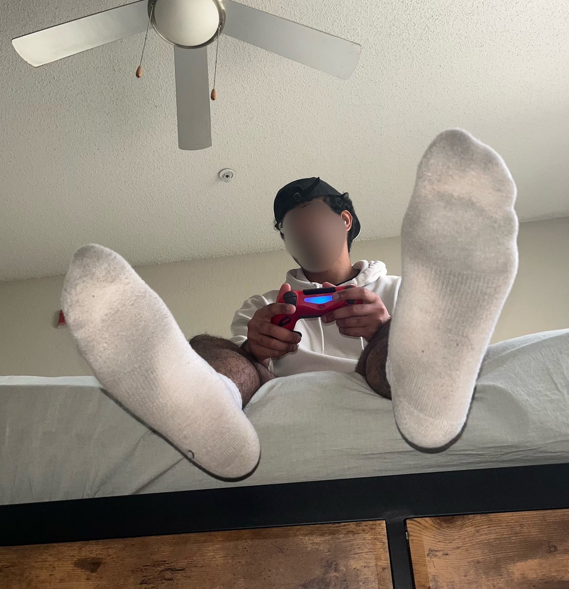 masternicksocks's tweet image. Sniff my sweaty gamer feet till your brain is fried😵‍💫