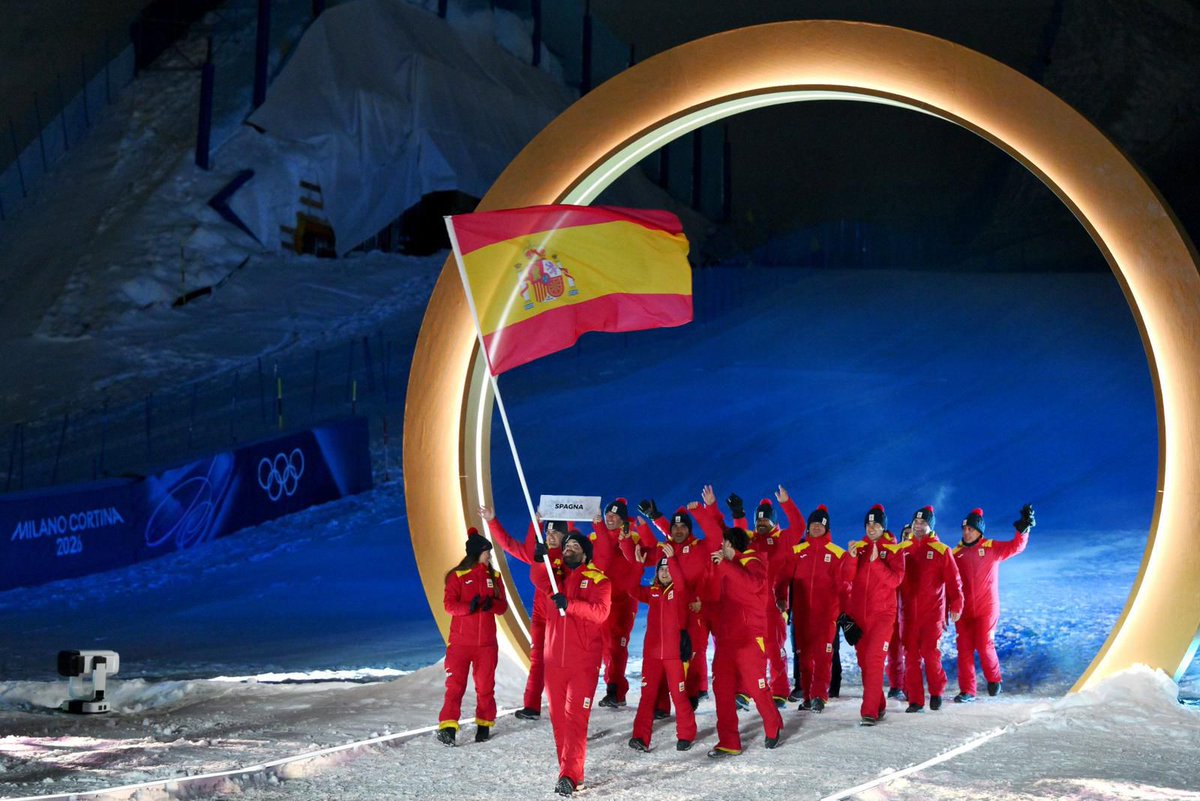 𝐘𝐚 𝐟𝐨𝐫𝐦𝐚́𝐢𝐬 𝐩𝐚𝐫𝐭𝐞 𝐝𝐞 𝐥𝐚 𝐡𝐢𝐬𝐭𝐨𝐫𝐢𝐚.

🇪🇸Nuestros abanderados de @milanocortina2026

Gracias, Quim.

Gracias, Olivia.

#MilanoCortinaOlympic2026