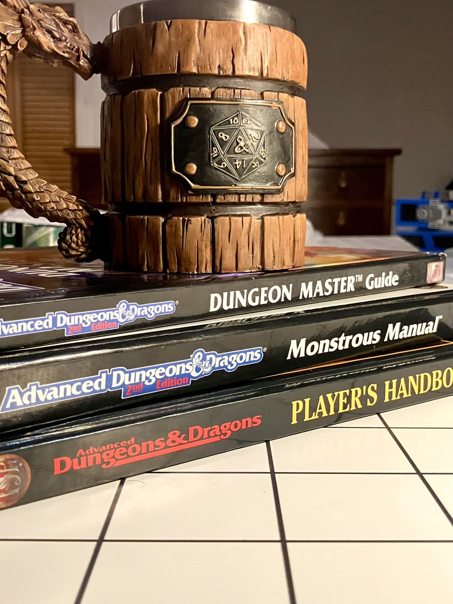 Where will your adventures be taking you this weekend?
#DnD #ttrpgcommunity #rpg #nostalgia #dungeonmaster #dnd2e
