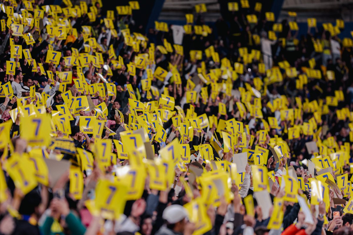 AlNassrFC's tweet image. هؤلاء العشّاق، أوفيـاء لمن يكون وفيًا لهم ..
وعاشقـون لمن يحبّـهم 💛

أحبّهـم .. فـ وقفوا من أجلـه 7️⃣