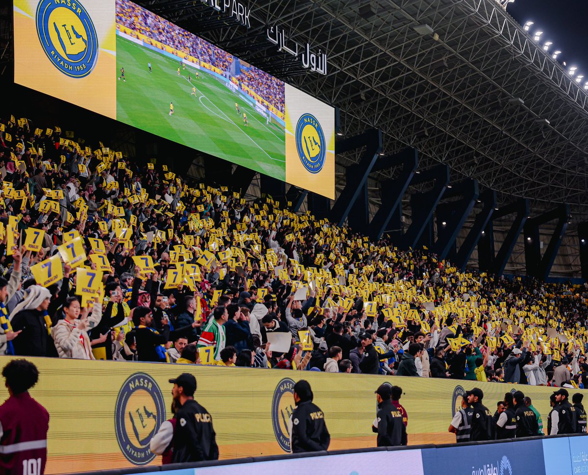 AlNassrFC's tweet image. هؤلاء العشّاق، أوفيـاء لمن يكون وفيًا لهم ..
وعاشقـون لمن يحبّـهم 💛

أحبّهـم .. فـ وقفوا من أجلـه 7️⃣