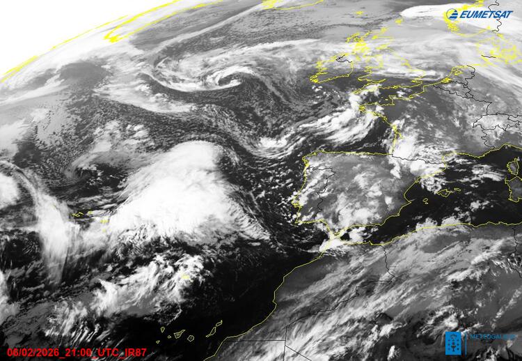 meteomostoles's tweet photo. Ahí viene Marta...🌧️❄️ https://t.co/wRCrxOmtTu