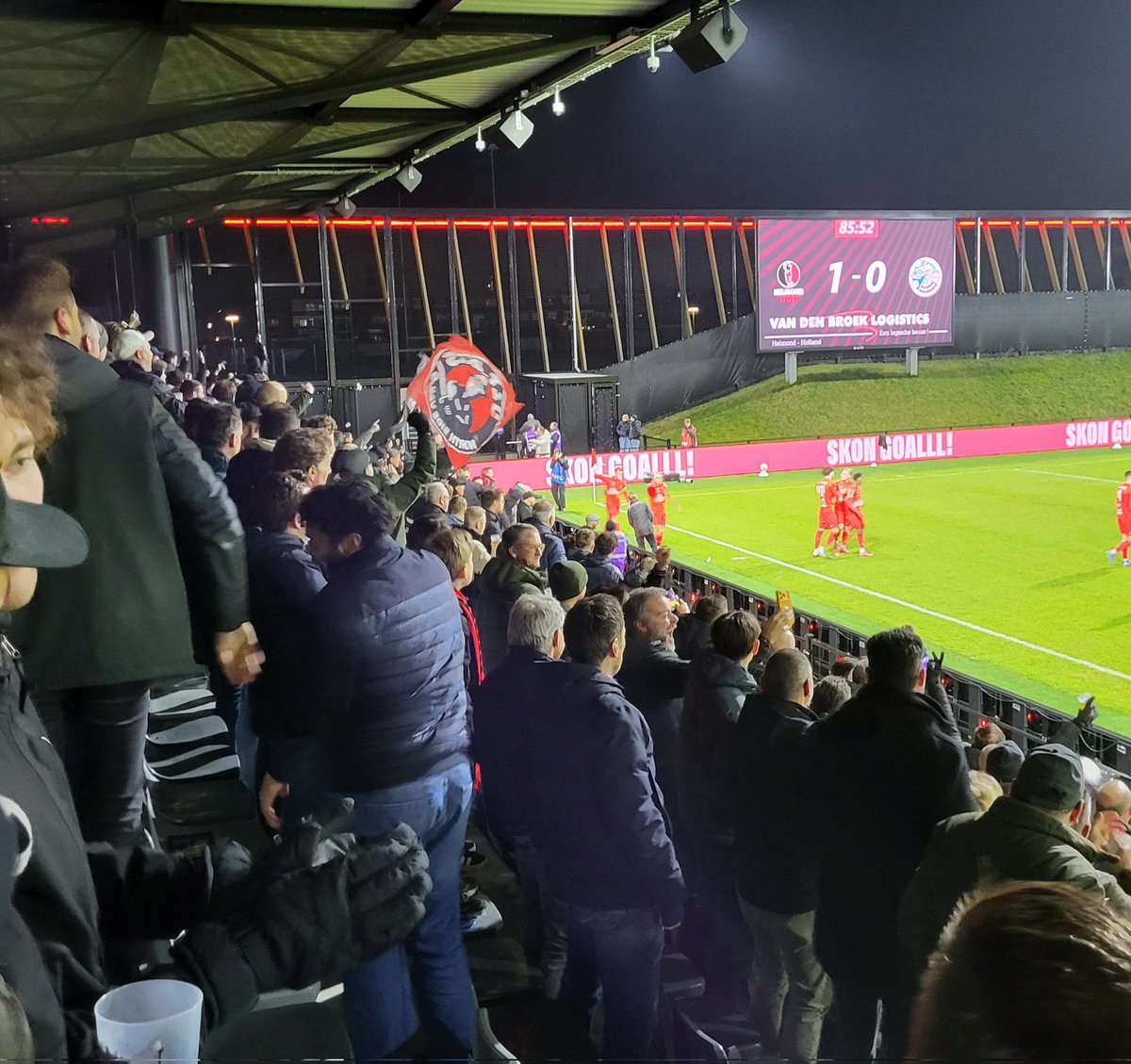 DoorEenRodeBril's tweet photo. Ja, deze is toch wel weer heel lekker. Goed weekend allemaal.
#HELDBO
#HelmondSport
#DERB https://t.co/o7FKa7YnOt