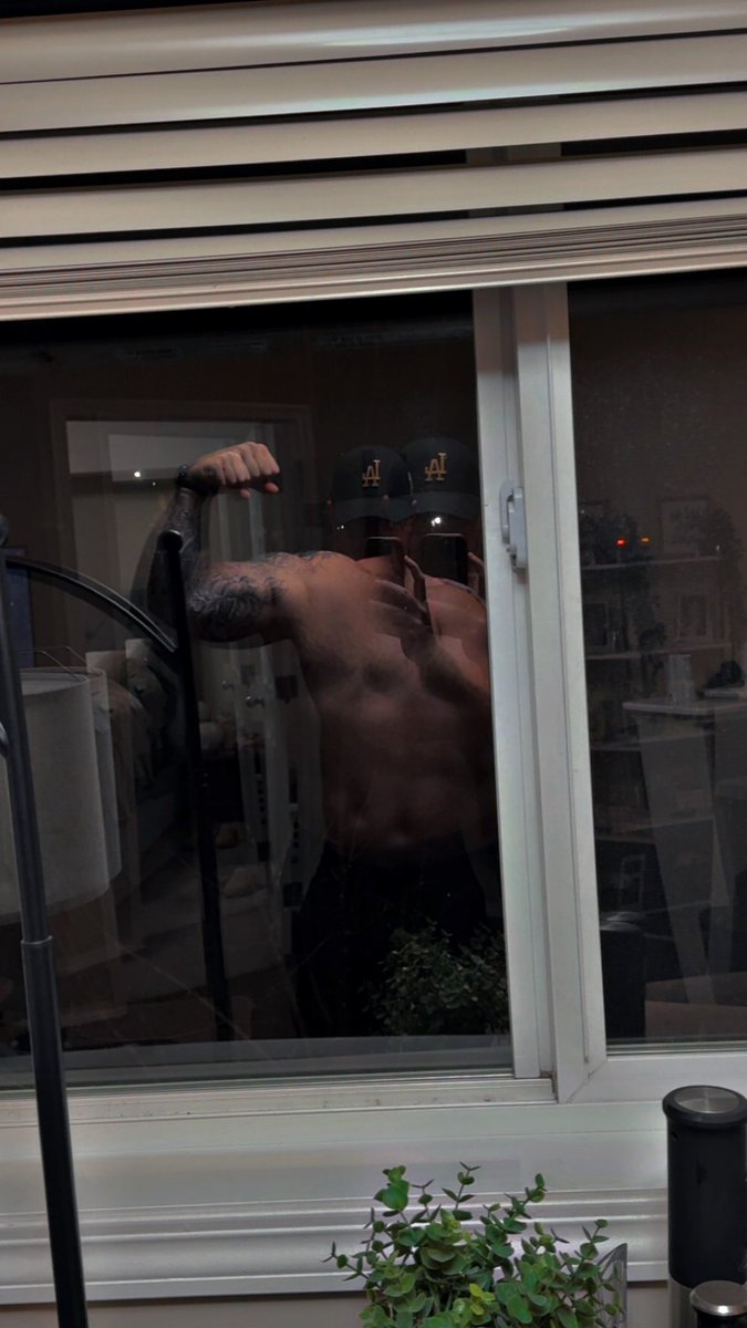 Marshzky 🇨🇦 tweet media