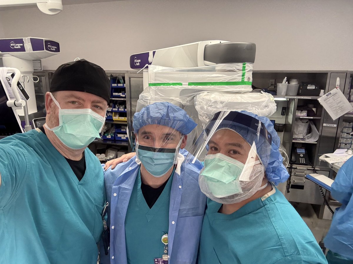 UroOncologist's tweet photo. Great work this week!  Proud of our @NYULISOM_U robotics team for a great week:
- 6 SP RAPNx
- 2 SP Transvesicle RALPs
- SP RA NephU
- SP Radical Nx
- Xi partial
- Xi intracorporeal conduit 
- open IVC thrombectomy liver resection 

Med Studs check out our program! https://t.co/xxQlSqYo3z