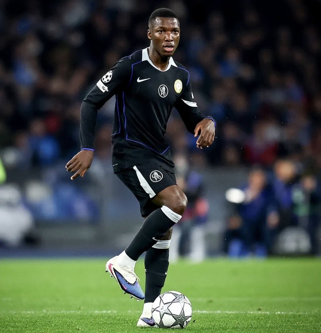 🎙️ Eden Hazard à propos du joueur le plus sous-estimé au monde :

« Je dirais Caicedo, c'est le meilleur joueur de Premier League actuellement. »

Êtes-vous d’avis ? 🤔