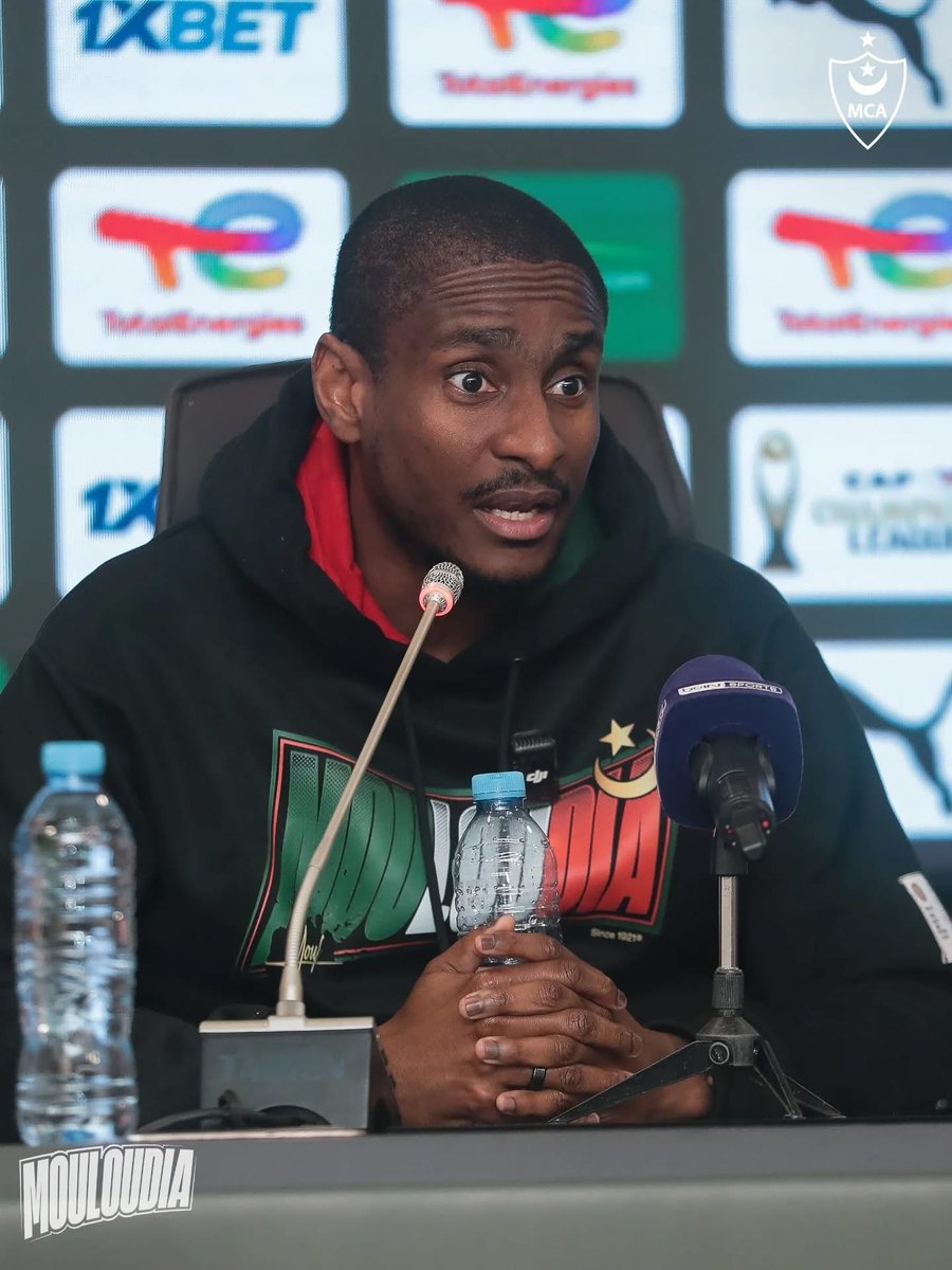 Rulani Mokwena’s MC Alger this season in all competitions:

🔴 18 Wins ✅
🔴 7 Draws ➖
🔴 3 Defeats ❌

🏆 Algerian Super Cup Champions
✅ Top of the Algerian League
✅ Quarter-finalists in the Algerian Cup
✅ 2nd in Group C – CAF Champions League

South African genius at work.