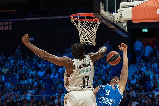 IamCristianMT's tweet photo. La Jornada 27 deja una imagen poco habitual:
el Real Madrid encadena tres derrotas seguidas y la Euroliga vuelve a recordar que aquí nadie vive tranquilo. El contexto cambia… y el debate se abre. 👇🏀
#EuroLeague #paobc #Rmbaloncesto https://t.co/AUsW0aG99A