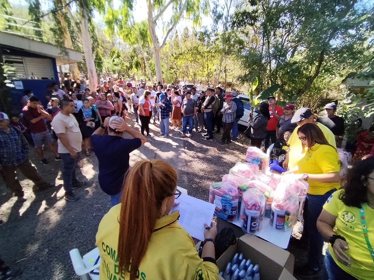 World Vision SV tweet media