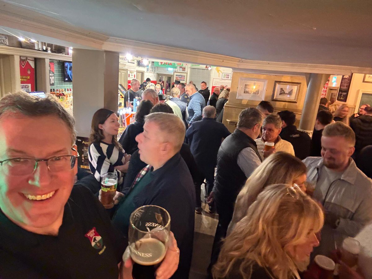 Boston_Reds's tweet photo. @waynecram spotted in Wrexham 👀 https://t.co/o5BUyp3t36
