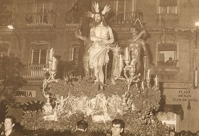 De las atrocidades más recientes que se han cometido en Cádiz, deshacernos de este paso. <a href="/MentideroCofrad/">Mentidero Cofrade</a>