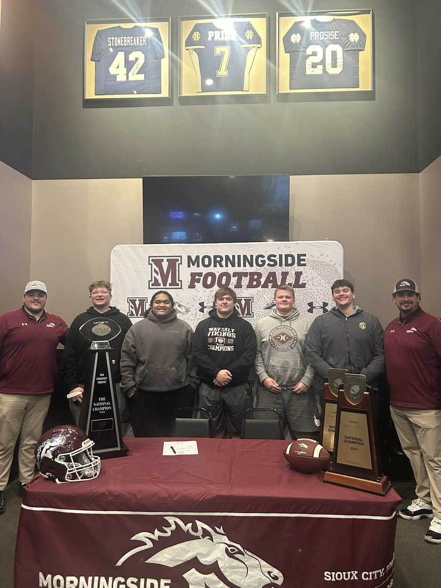 <a href="/_coachwomack/">Chris Womack</a> and I are excited to welcome some of our 2026 Offensive lineman! Excited to get to work with you men!🐴 #DDP #Rarebreed