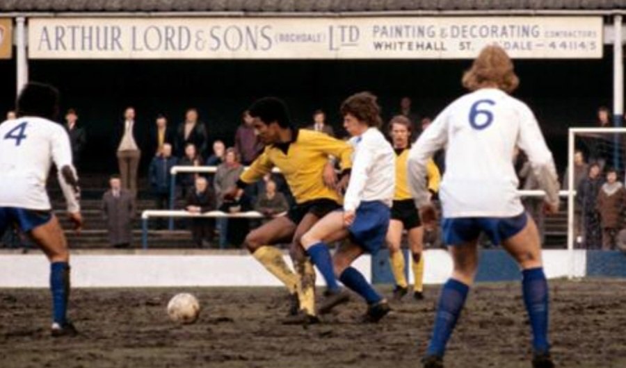 thesoccerdemic's tweet photo. ⚽️Happy 73rd b'day🎉to football legend Brendon Batson OBE🙌🏾
⚽️He made history when becoming #Arsenal's 1️⃣st Black footballer &amp; captained #CamUTD to the Division 4 title🔥
🌎Of 🇹🇹Trinidadian descent, he made 3️⃣4️⃣5️⃣ appearances before retiring through injury✨️🇹🇹🇬🇩 #ARSSUN #WBA https://t.co/MnhYQt9aZr