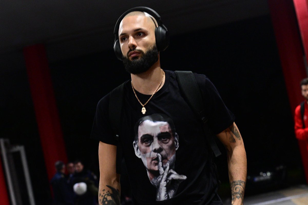 EvanFourmizz's tweet image. #WeMove as One🤍❤️