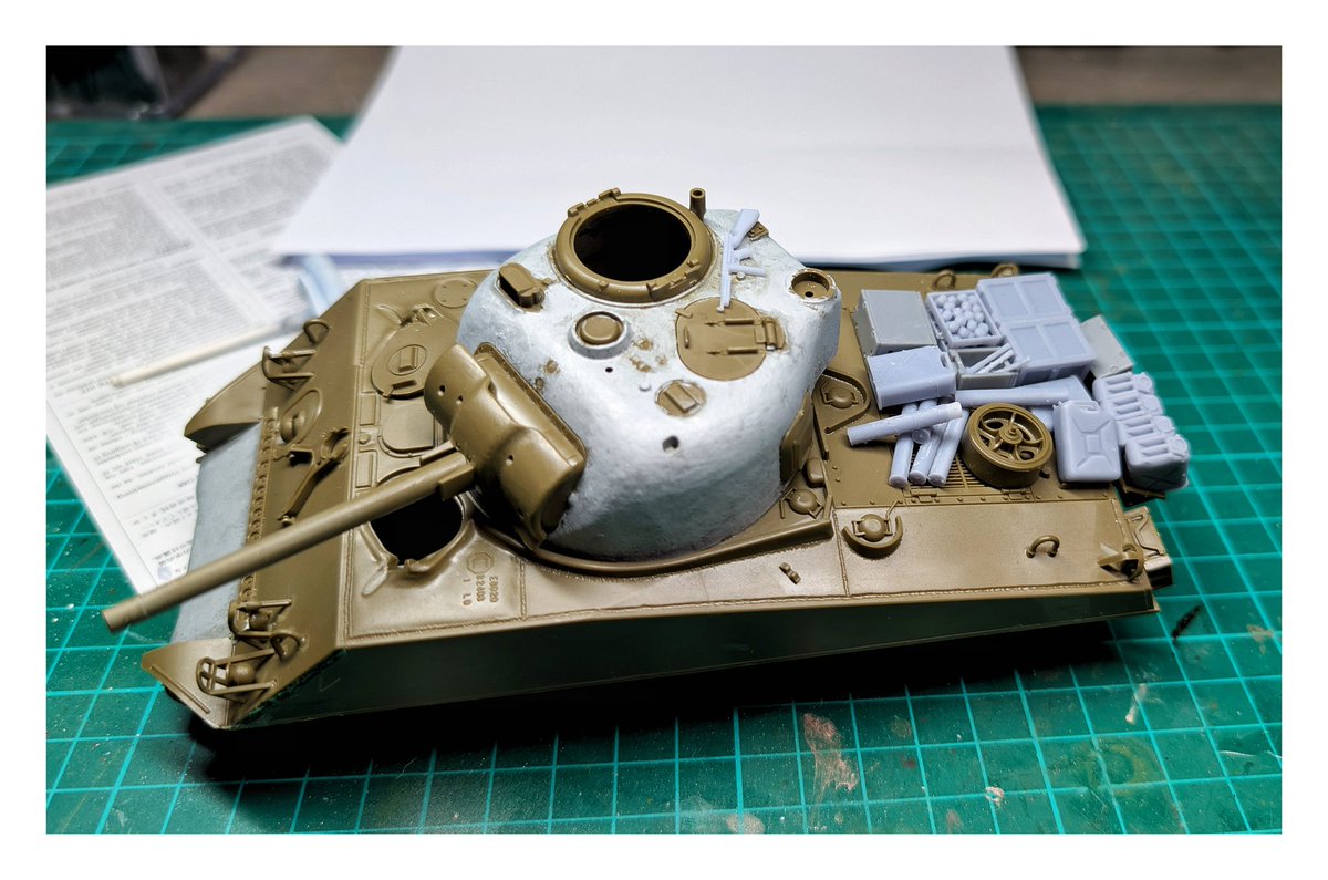 Simon (@redfivemodels on Bluesky) tweet media