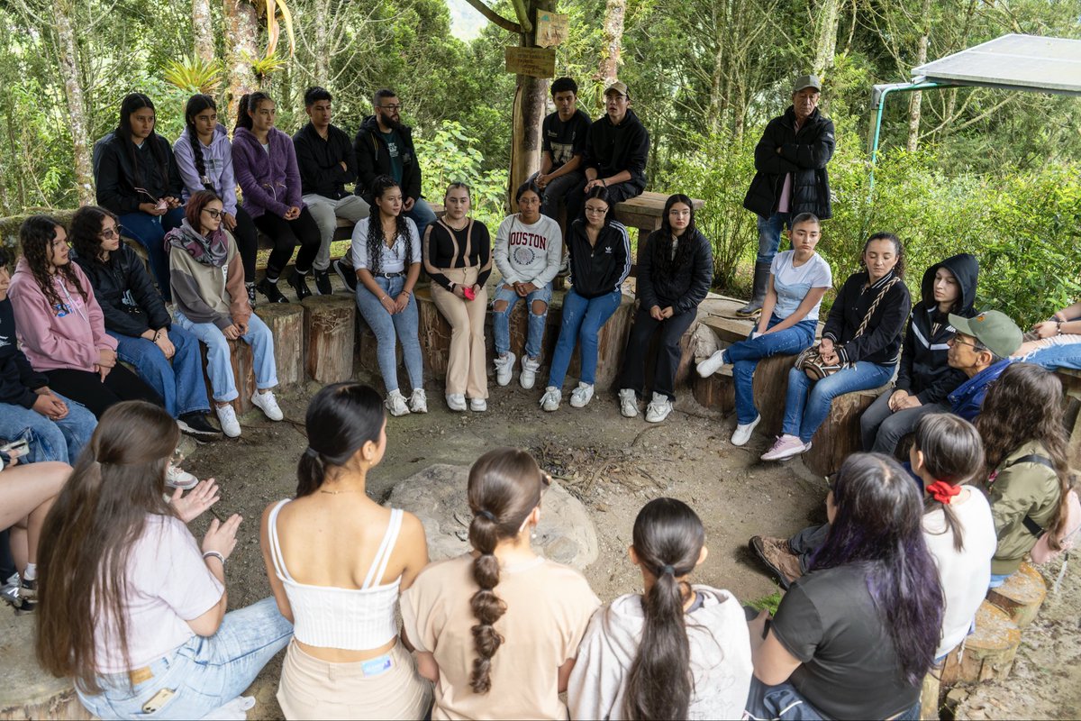 ¡Iniciamos este nuevo semestre con todo el optimismo! 🙌🏻📚

Dimos la bienvenida a nuestros nuevos estudiantes, con la certeza de que aquí comienzan grandes historias. 🎓✨

⏰ Matrículas abiertas hasta el 9 de febrero
📲 Más información: 313 651 7582