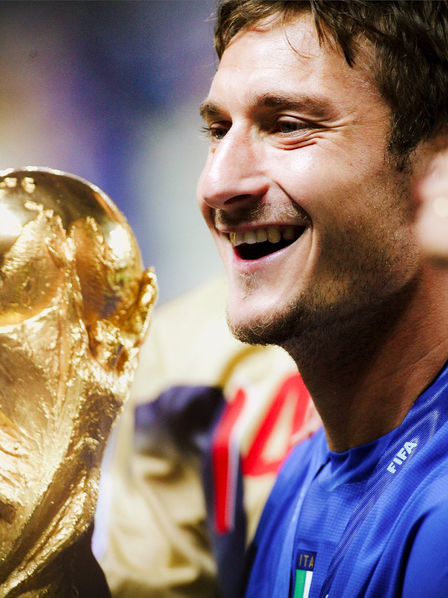 fifaworldcup_es's tweet image. 🔙 2006: La sonrisa de Francesco. 😄🇮🇹

#CopaMundialFIFA