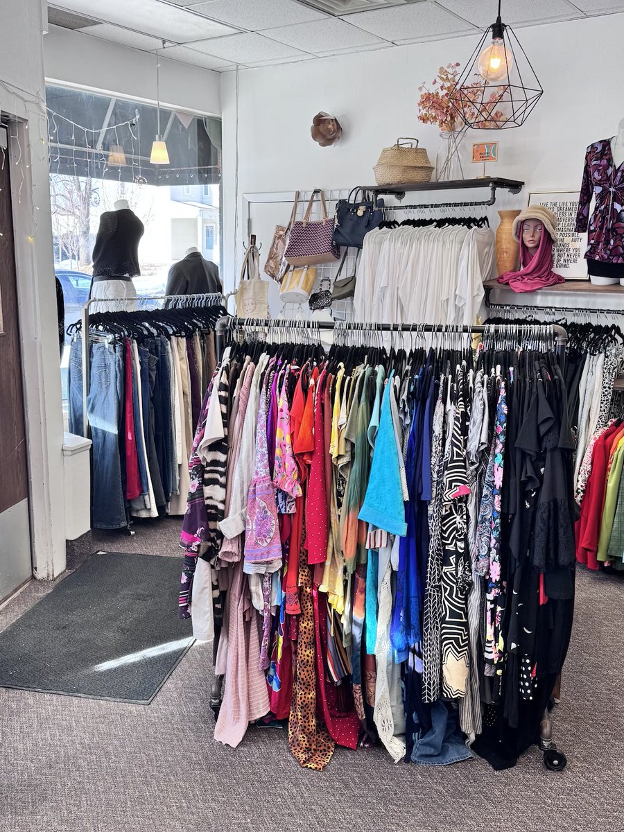 Did you know that <a href="/SisterhoodMN/">Sisterhood Boutique</a> began as the shared vision of a group of youth at the Brian Coyle Center? 🧣👗

Stop by the boutique during their operating hours to find your new favorite outfit, or learn more at ow.ly/2Y8450Y8ubA!