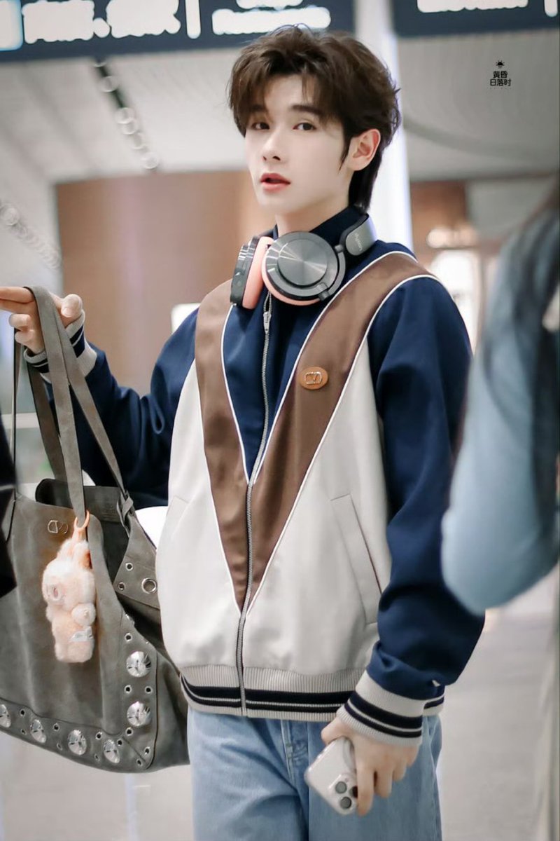 Nine9591's tweet image. MORNING 07 NNINE
#นายท่านกรชิต #高卿尘
#GaoQingchen #Nine
@naninenai99